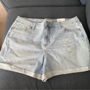 NWT Sonoma Jean shorts. High Rise. Straight through hip & thigh. Hits mid thigh.